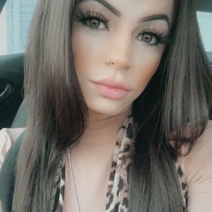 Your Friendly Posher 💕